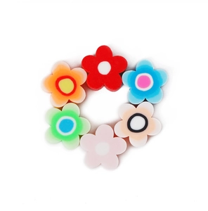 Lot de six perles fleurs colorées en pâte polymère aux teintes variées pour bijoux DIY