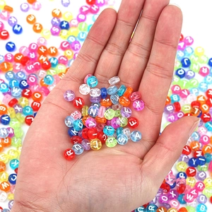 Perles alphabet rondes en acrylique coloré pour création de bijoux et bracelets DIY
