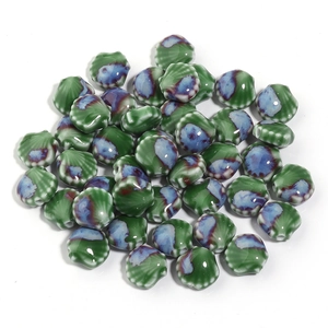 Perle in ceramica smaltata verde e blu a forma di conchiglia per gioielli fai da te