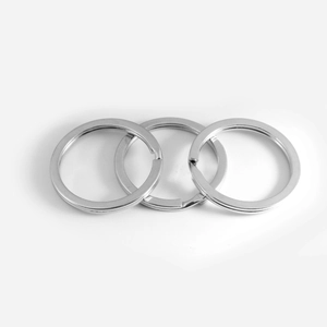 Drei polierte flache Schlüsselringe aus Edelstahl für DIY-Schmuck und Schlüsselanhänger