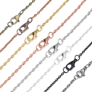 Detailed set of O-shaped metal necklace chains with lobster clasps in 8 assorted metallic colors
