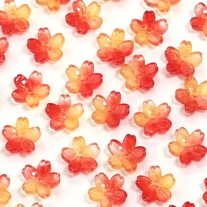 Detail van kersenbloesem glasparels met verloop en glitters voor het maken van DIY sieraden