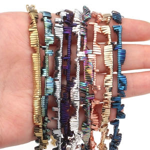 Gros plan de perles d'hématite magnétique galvanisées pour bijoux DIY