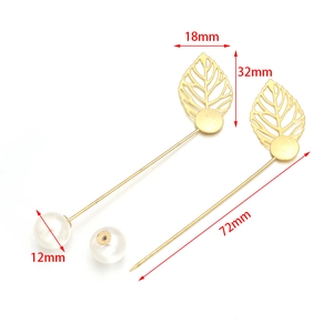 Detailansicht der 72mm Goldblatt-Anstecknadel mit hohlem Design und Perlenakzent