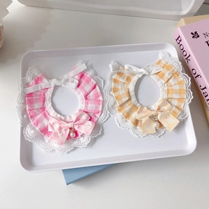 Set di bavaglini per animali a quadretti con pizzo e fiocco in rosa e giallo