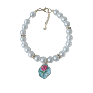 Collana di perle vintage per animali con ciondolo a cuore in smalto blu e chiusura dorata