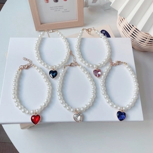 Collier de Künstliche Perles et Gemmes Réglable pour Animaux Avec Pendentif Cœur pour Chats Chiens Collier Élégant en Fausses Künstliche Perles