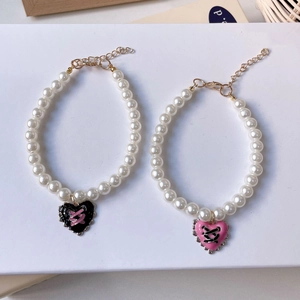 French vintage pearl pet necklace with heart pendants in black and pink for dogs and cats