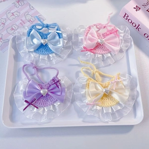 Bavaglino Pet Fatto a Mano all'Uncinetto per Cani Gatti Dolce Fiocco in Pizzo Cuore Perla Artificial Collare Decorativo per Cuccioli Accessorio per Feste di Compleanno