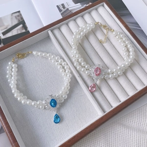 Double-layered pearl necklace for pets with luxury crystal pendants and gold clasp