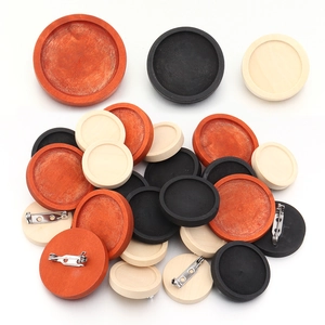 Natuurlijk Houten Ronde Broche Basis Pin Trays Doe-het-zelf Sieraden Maken Accessoires Met Metalen Veiligheidsspelden 5 Stuks