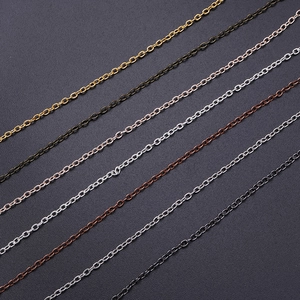 Rollos de cadenas de hierro para joyería DIY en siete acabados metálicos variados