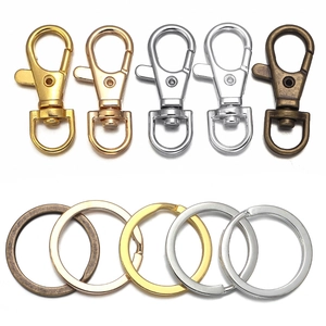 Set aus Zinklegierung Karabinerverschlüssen und Schlüsselringen in diversen Metallfarben