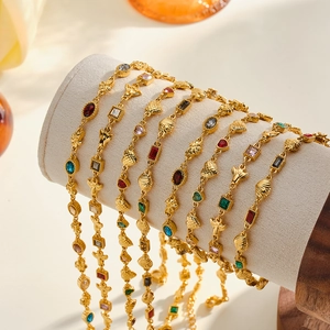 Eleganter vergoldeter Edelstahlschmuck Set mit Herz, Muschel Charms und bunten Steinen