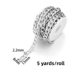Detail view of 13x8mm silver aluminum curb chain links for DIY bags and jewelry