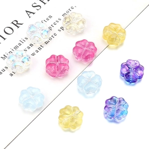 Cuentas de vidrio coloridas de trébol de cuatro hojas para joyería DIY transparente