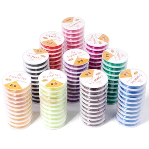 Detailansicht der 0,6 mm Crystal Tec Elastikfäden in verschiedenen Farben für DIY-Schmuck