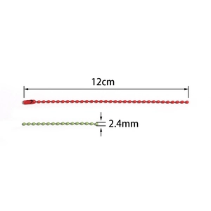 Détail d'une chaîne à billes colorée de 12cm avec un diamètre de 2,4mm pour bijoux DIY
