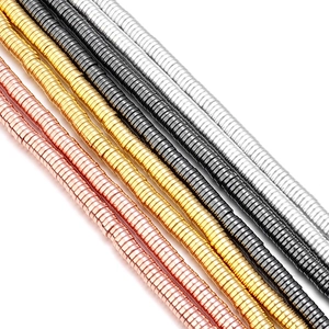 Cadenas de serpiente pulidas en oro, oro rosa, plata y negro para crear joyas artesanales