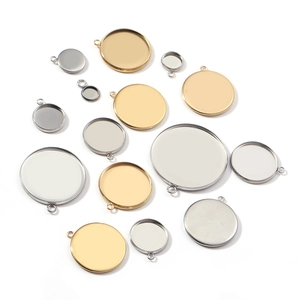 Polished stainless steel round pendant trays in gold and silver for DIY jewelry making