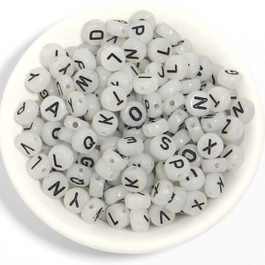Perles alphabet acryliques lumineuses A-Z pour la création de bracelets et colliers DIY