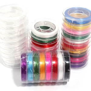 Détails de bobines de fils élastiques colorés pour la création de bijoux DIY à la main