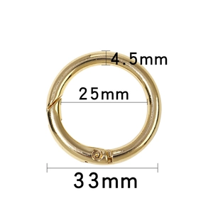 Goldener Feder-O-Ring mit 25 mm Innendurchmesser und 4,5 mm Drahtstärke im Detail