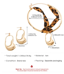 Detailed parameters of irregular liquid gold earrings and leopard ribbon choker jewelry set