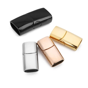 Set de cuatro cierres magnéticos de acero inoxidable en negro, dorado, oro rosa y plata
