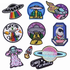 Toppa Ricamata UFO Spazio Alieno Pianeta Paillettes Toppe Termoadesive per Abbigliamento DIY Zaino Decorazione
