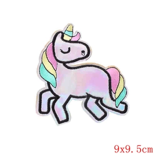 Écusson brodé licorne holographique 9x9.5cm pour la décoration de vêtements