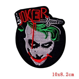Détail d'un écusson brodé Joker pour décoration de vêtements taille 10x8,2 cm