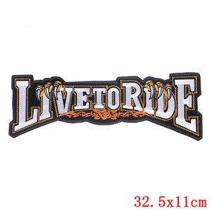 Bestickter Punk-Biker-Aufnäher mit Live to Ride Slogan und Adlerkrallen-Design
