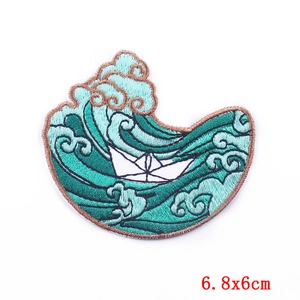 Écusson brodé vagues Ukiyo-e et bateau en papier pour vêtements DIY, 6,8x6cm