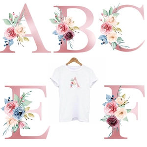 Détail des lettres de transfert floral A à F pour l'impression personnalisée de T-shirts