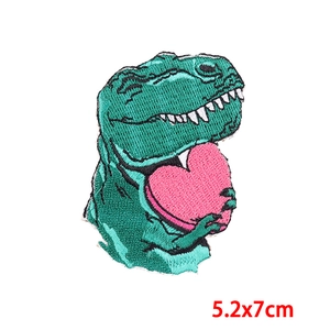 Green dinosaur embroidered patch with pink heart for DIY denim jackets, 5.2x7cm size