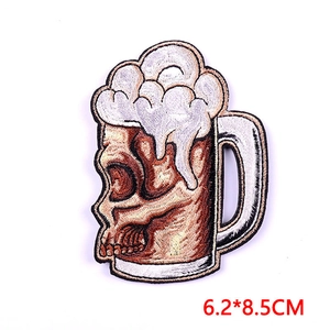 Creative skull beer mug embroidered patch for punk clothing decoration, size 6.2x8.5cm