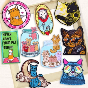 Toppa Ricamata Gatto Cartone Animato Animale Decorazione Abbigliamento Fai da Te Toppe Termoadesive da Cucire per Giacche Cappelli Zaini Slogan Creativo