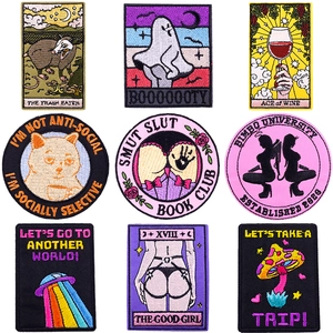 Retro Cartoon Cat Tarot Card Embroidered Patch DIY Applique For Clothing Bag Hat Fashion Subculture Style Iron On Badge