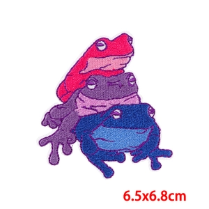 Patch brodé de trois grenouilles colorées pour vêtements en jean DIY de 6.5x6.8cm