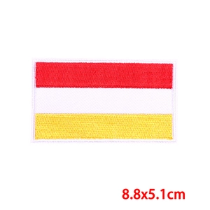 Oeteldonk Carnaval geborduurde patch rood wit geel gestreept 8,8x5,1cm