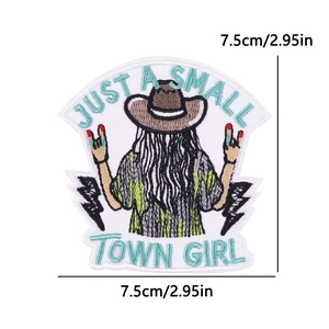 Detailansicht des Western-Cowgirl-Stickflickens mit Just A Small Town Girl Text
