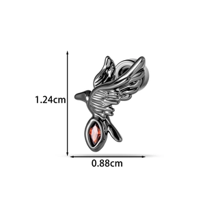 Clou d'oreille aigle de style sombre avec gemme rouge et dimensions de 1,24cm x 0,88cm