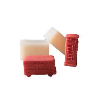 Creative DIY silicone molds for London bus and telephone booth aromatherapy candles