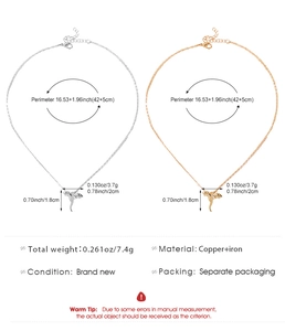 Dimensions détaillées et matériaux pour cet ensemble de colliers avec pendentif dragon.