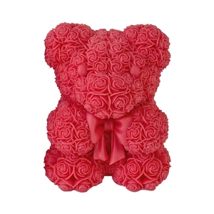 Romantischer roter Rosenbär mit Satinschleife, ideal als Valentinstags-Dekoration