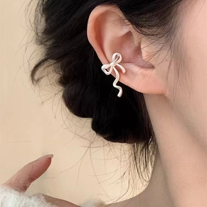 Minimalistische Schleife Ohrklemme Clip-Ohrringe Ohne Piercing Mode Kupfer Galvanisierter Schmuck Für Damen Mädchen Geschenk