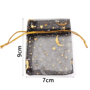 Schmuckbeutel aus Organza mit Sternenhimmel-Muster und Kordelzug in Schwarz, 7x9 cm