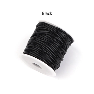 Macro de cordón de cuero PU negro en carrete blanco para creación de joyas y collares DIY