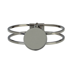 Detail view of the 25mm round blank base on a gunmetal grey DIY bracelet setting